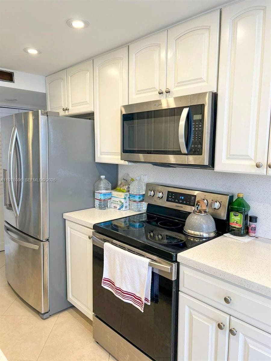 WINSTON TOWERS 700 CONDO · #902 in Sunny Isles Beach - Photo 6