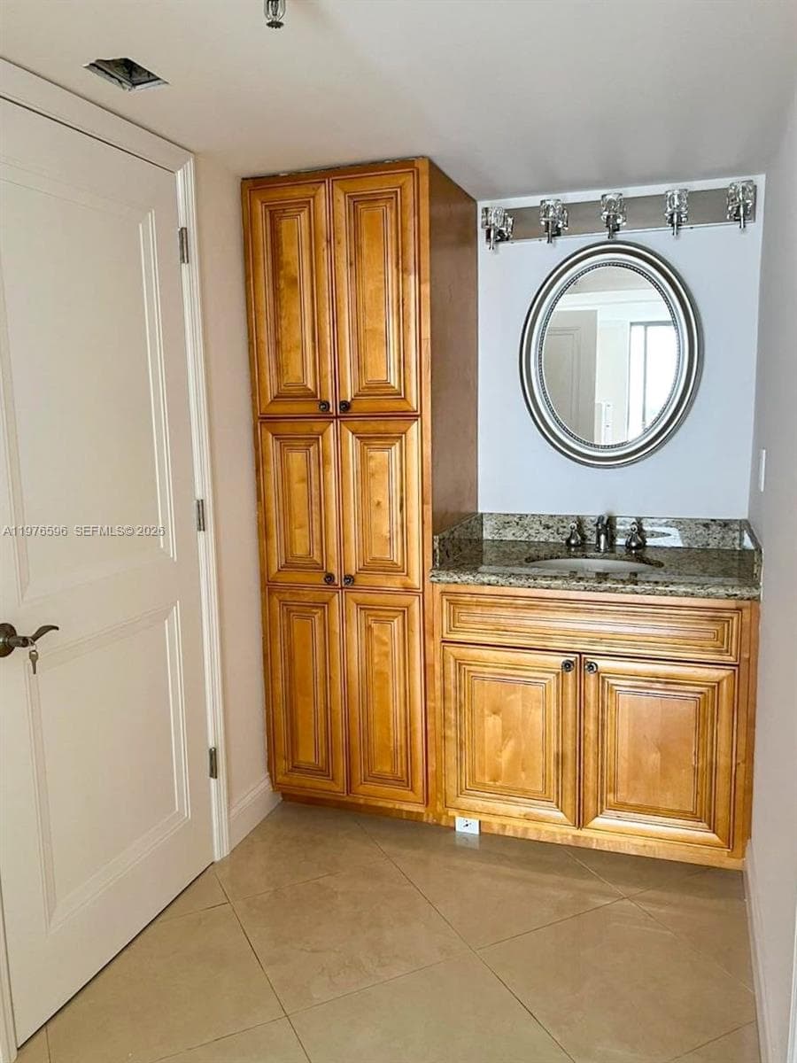 WINSTON TOWERS 700 CONDO · #902 in Sunny Isles Beach - Photo 13