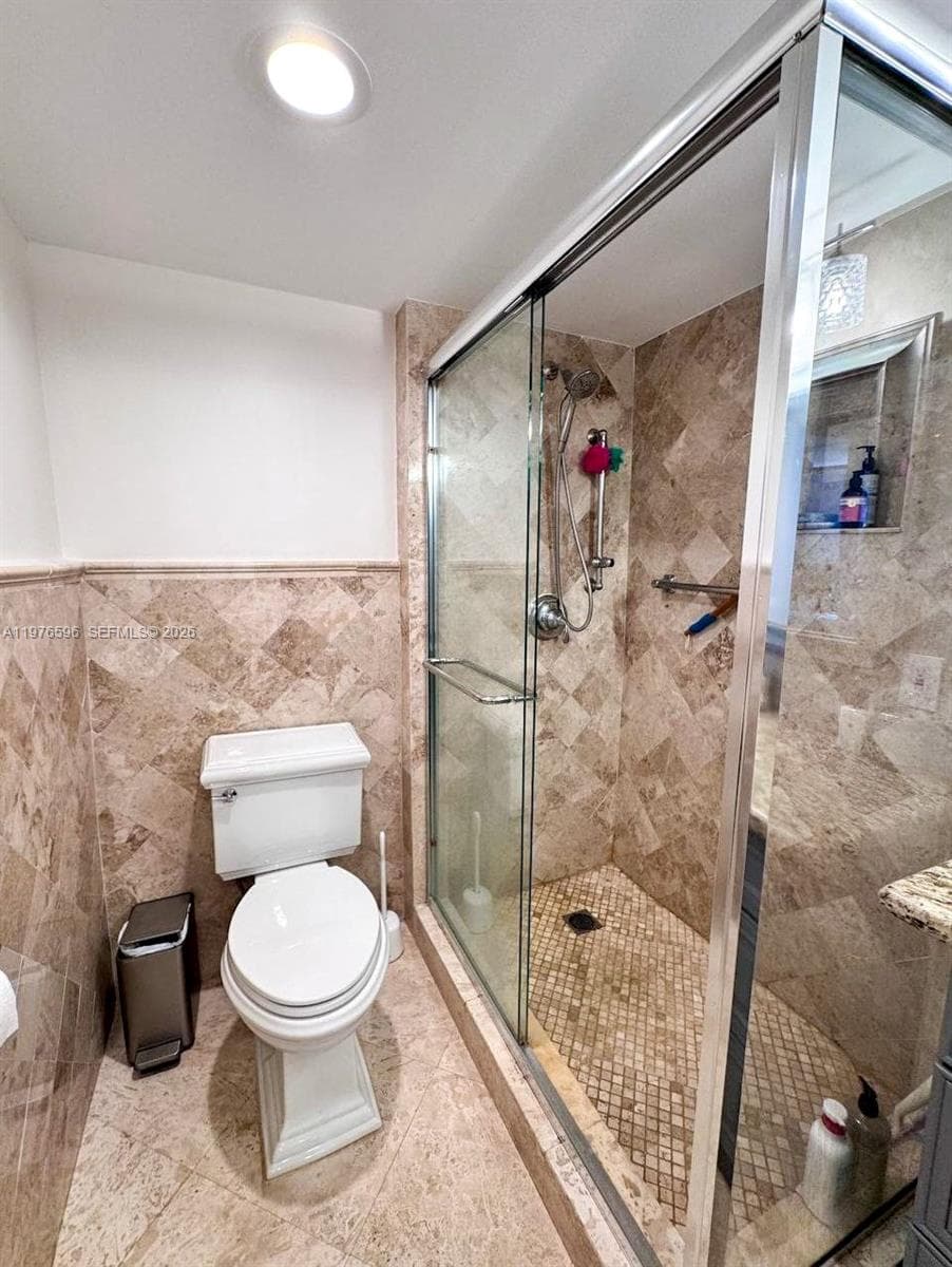 WINSTON TOWERS 700 CONDO · #902 in Sunny Isles Beach - Photo 12