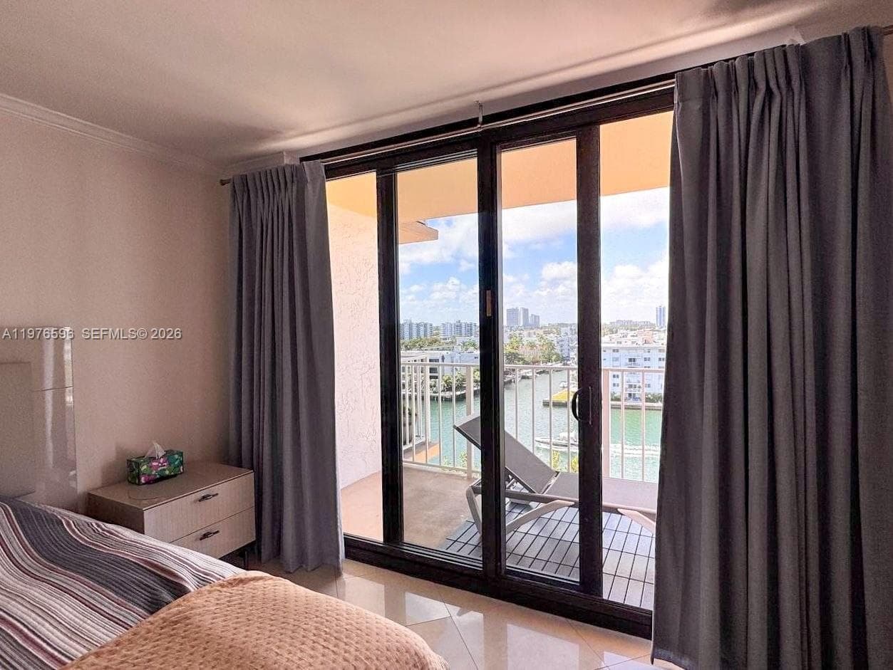 WINSTON TOWERS 700 CONDO · #902 in Sunny Isles Beach - Photo 9