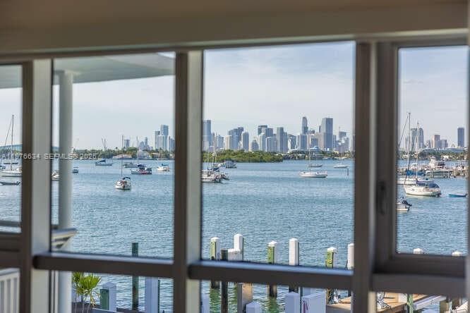 CAPRI SOUTH BEACH CONDO · #201 in Miami Beach - Photo 16