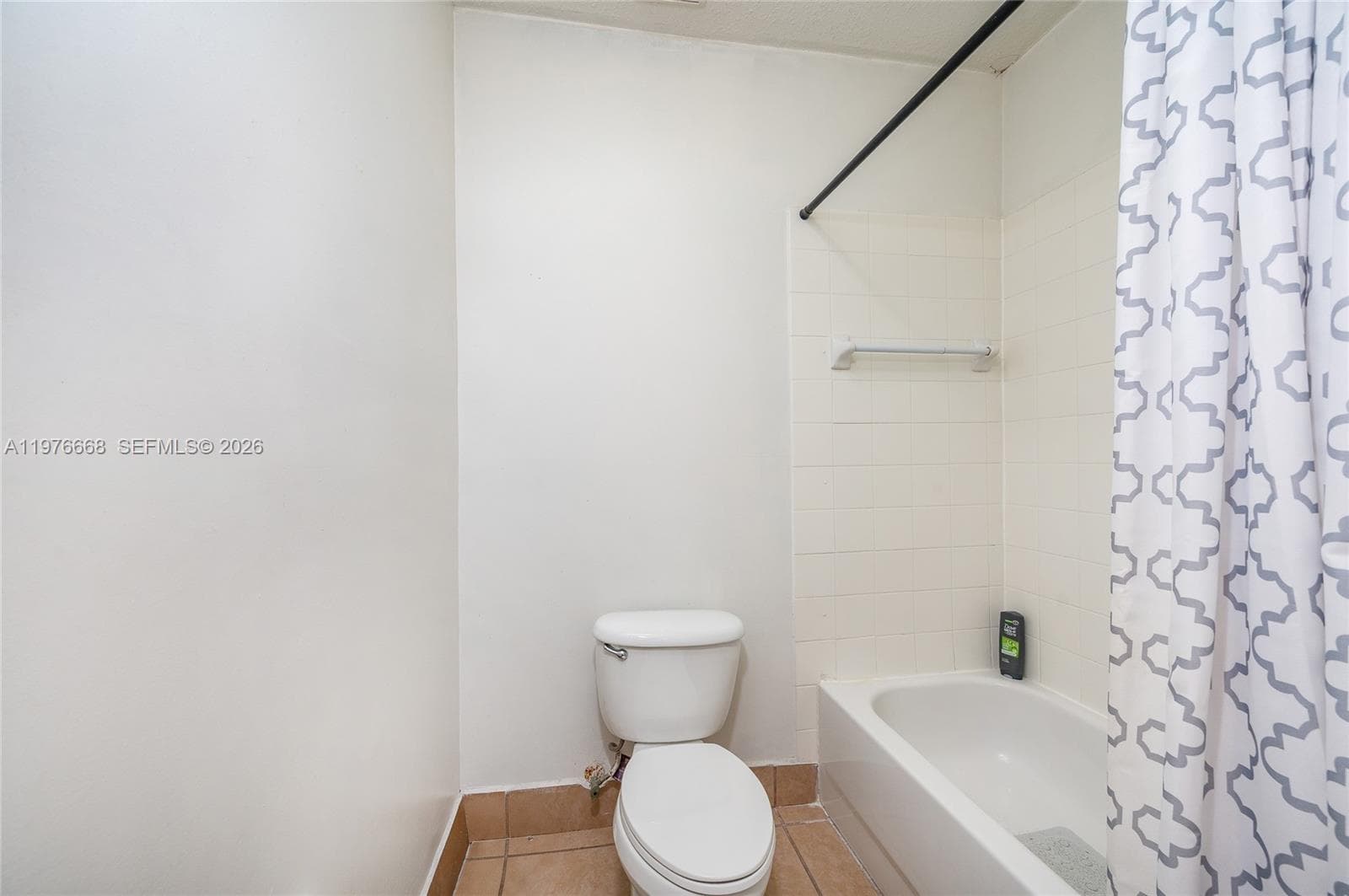 1212 NE 32nd Ter photo 11