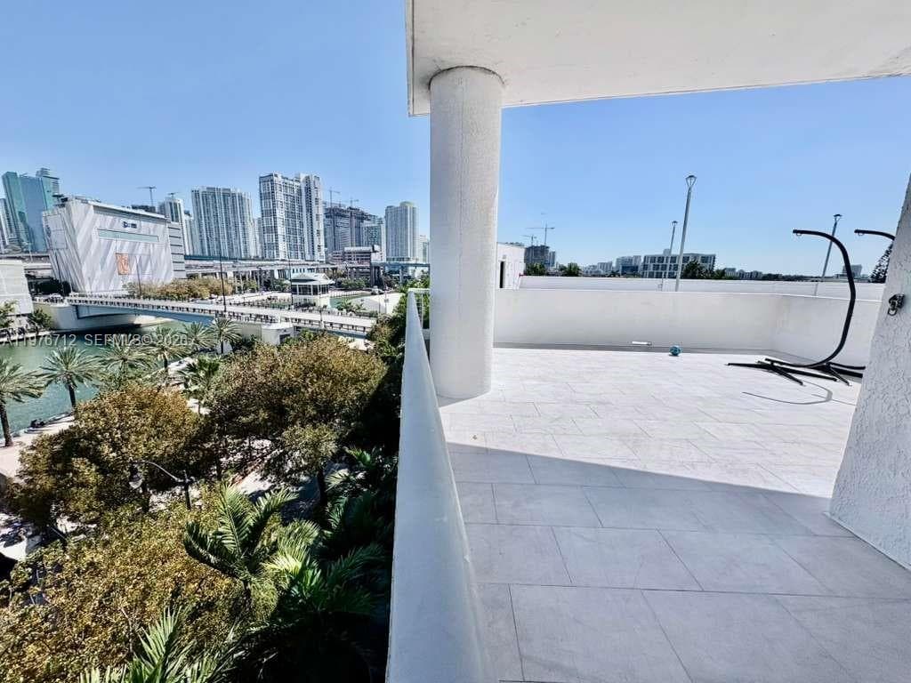 NEO CONDO · #603 in Miami - Photo 17