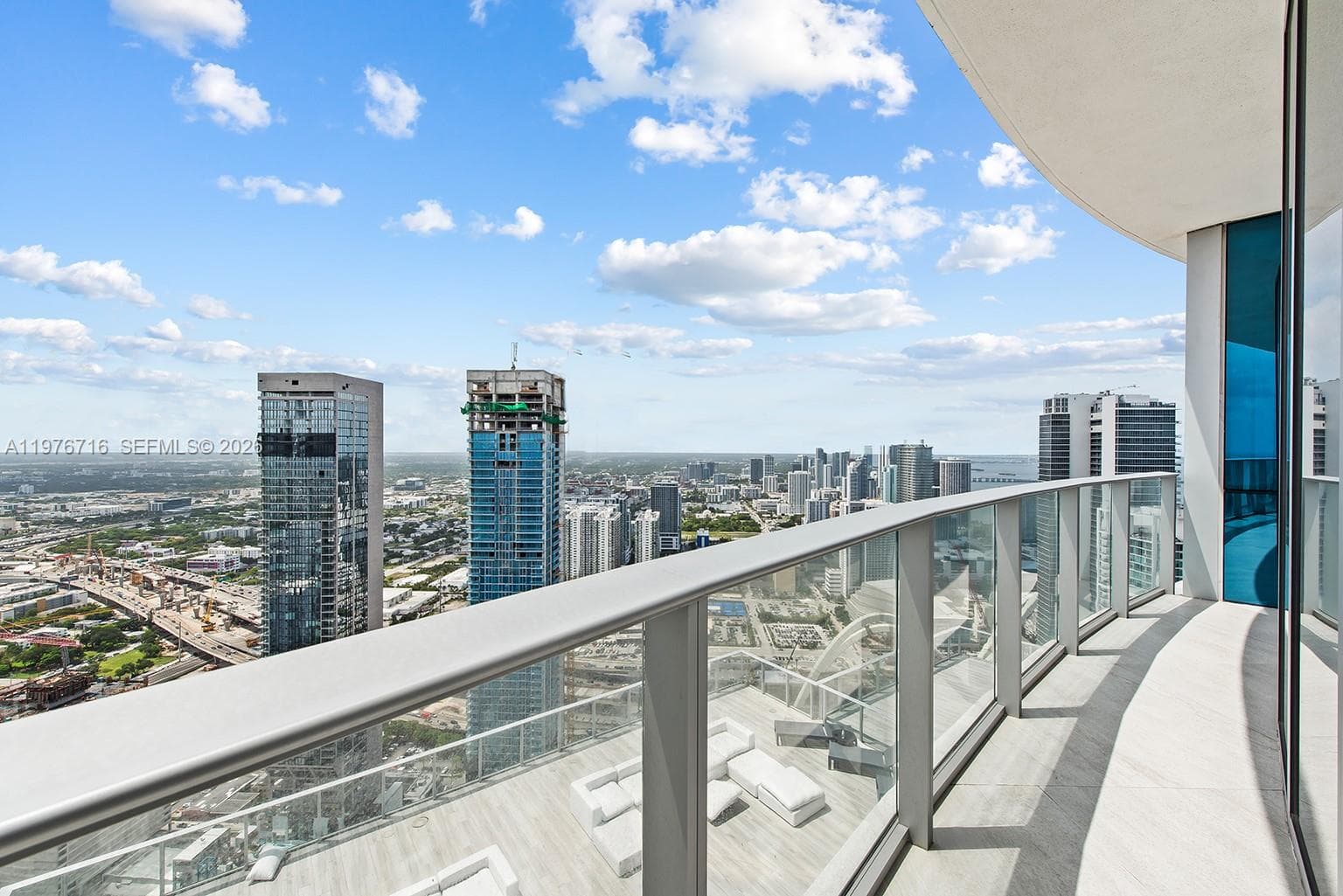 Paramount Miami Worldcenter · #PH 5402 in Miami - Photo 5