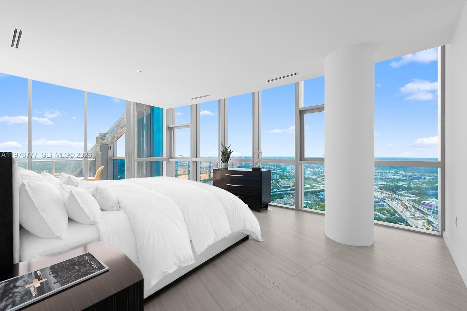 Paramount Miami Worldcenter · #PH 5700 in Miami - Photo 42