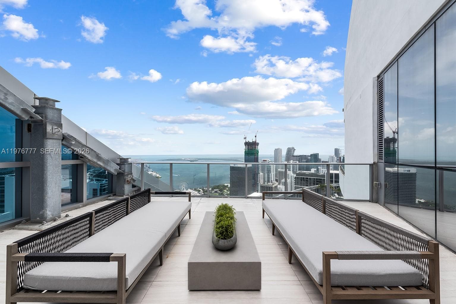 Paramount Miami Worldcenter · #PH 5700 in Miami - Photo 3
