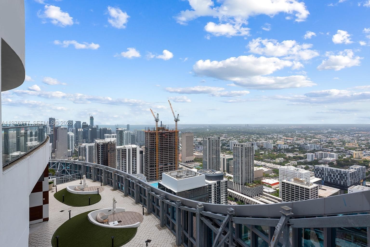 Paramount Miami Worldcenter · #PH 5700 in Miami - Photo 5