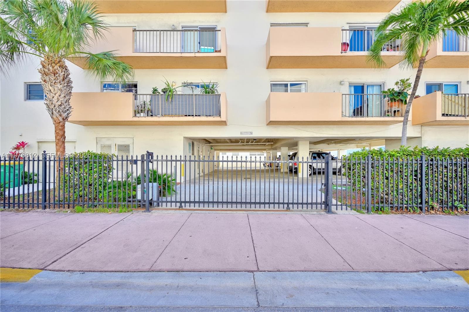 Collins Vista Condo · #405 in Miami Beach - Photo 6