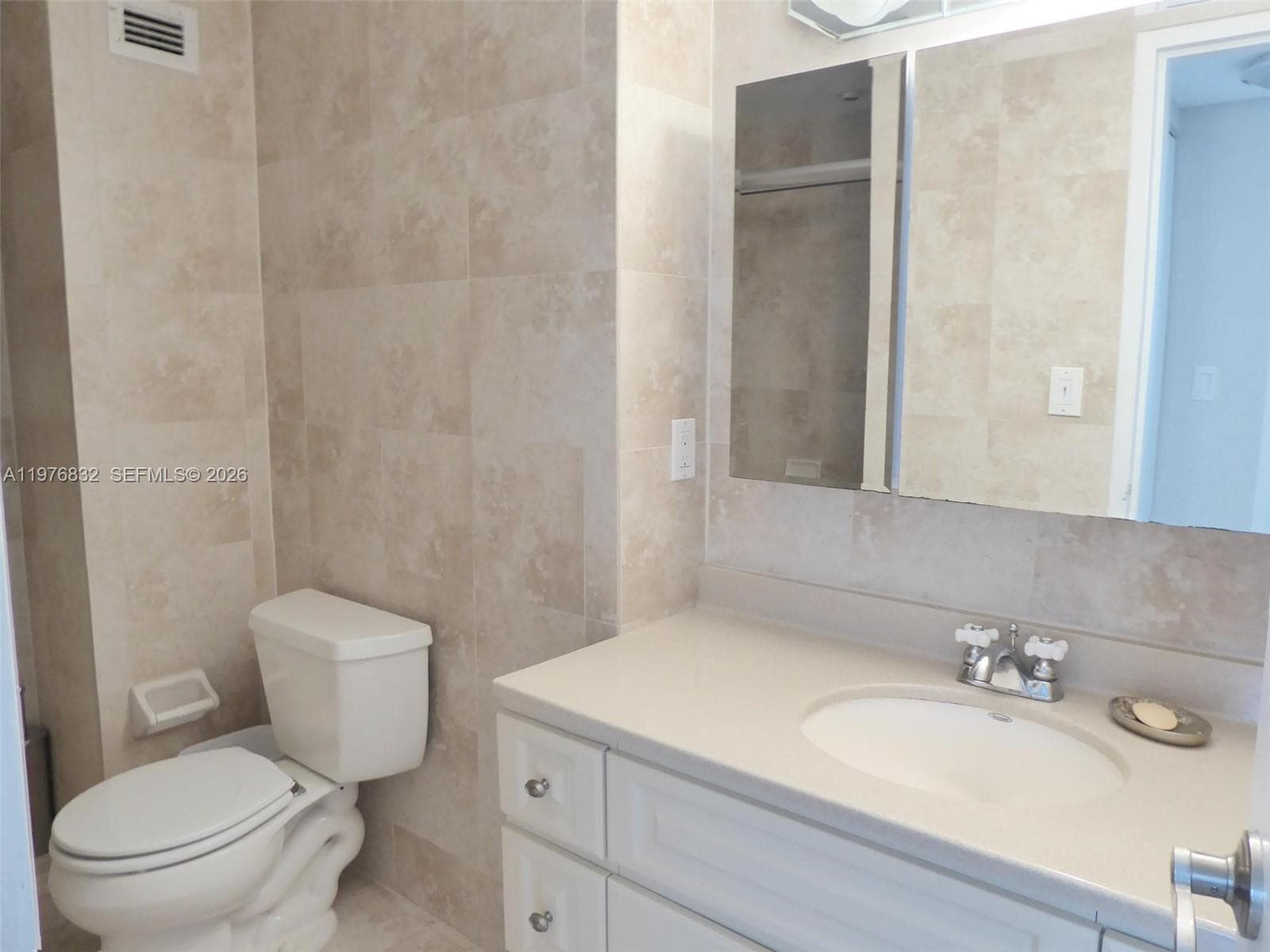 SOUTH BAY CLUB CONDO · #818 in Miami Beach - Photo 7