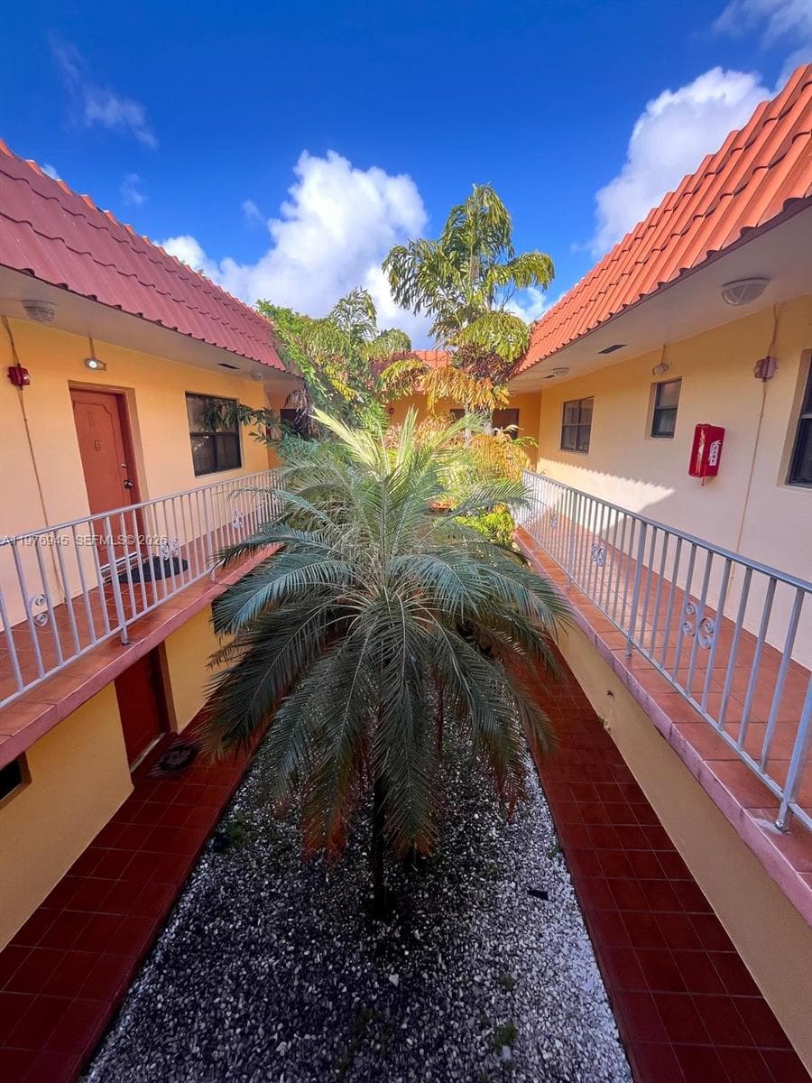 MELROSE PLACE SOUTH CONDO · #10 in North Miami Beach - Photo 14
