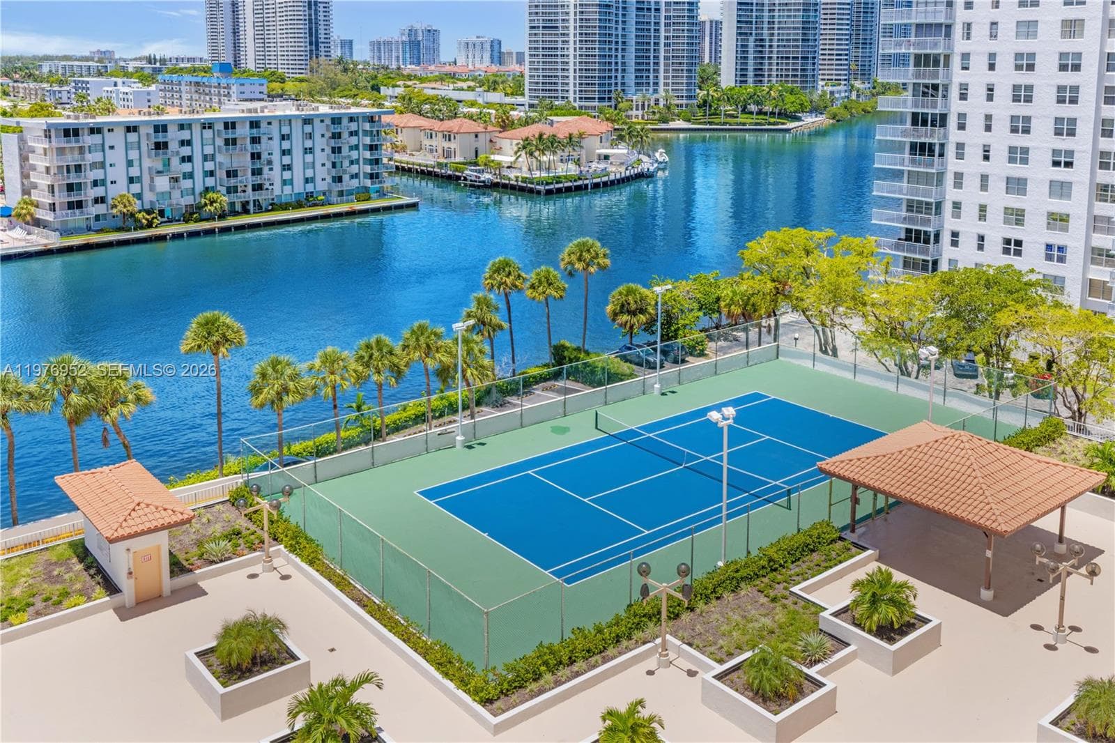 WINSTON TOWERS 700 CONDO · #1006 in Sunny Isles Beach - Photo 7