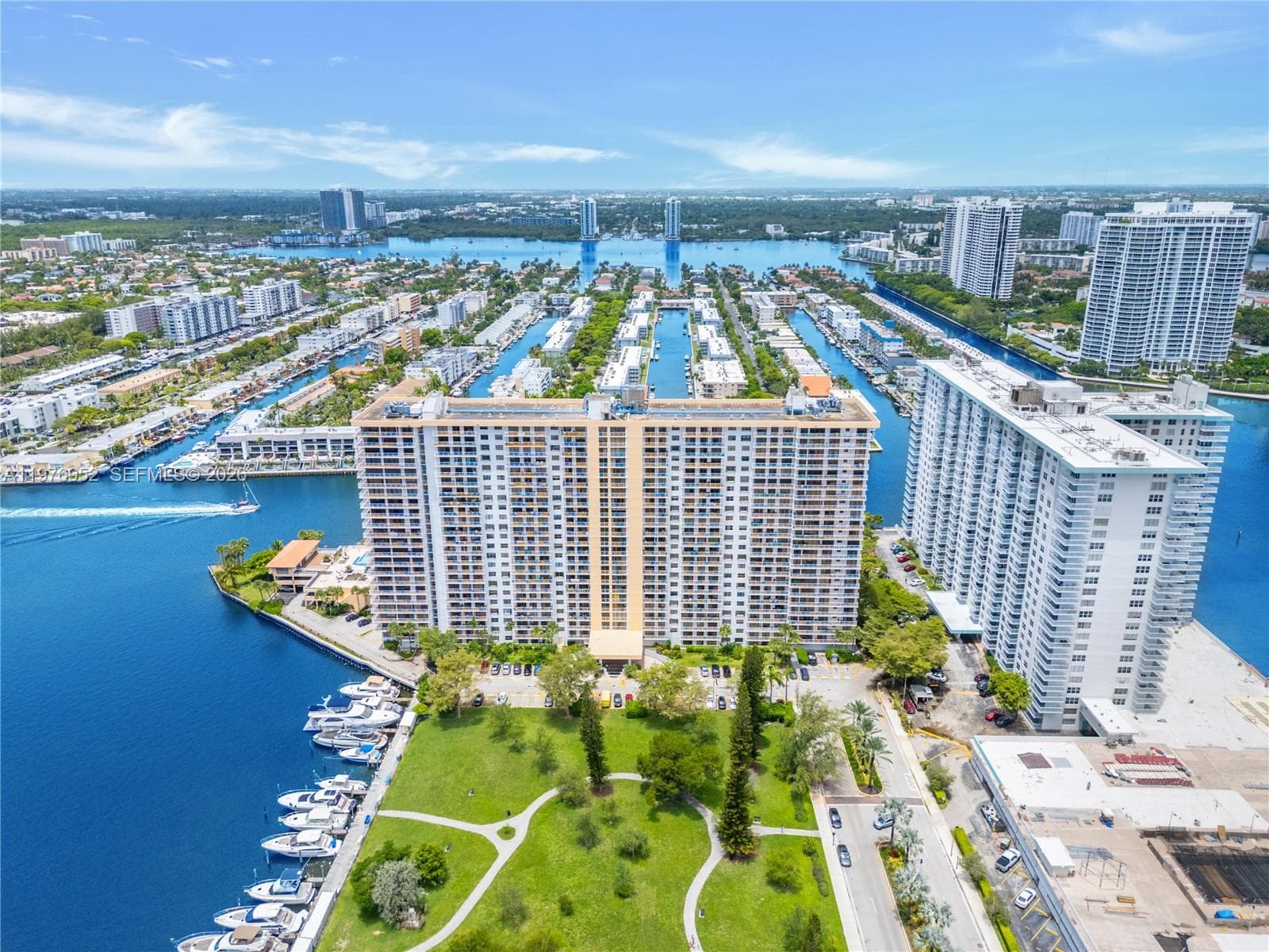 WINSTON TOWERS 700 CONDO · #1006 in Sunny Isles Beach - Photo 5