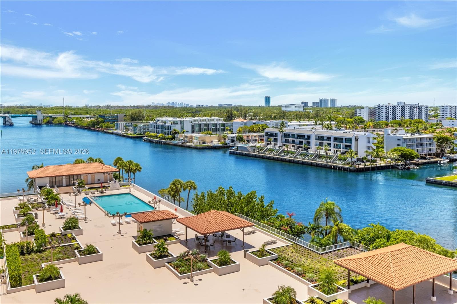 WINSTON TOWERS 700 CONDO · #1006 in Sunny Isles Beach - Photo 8