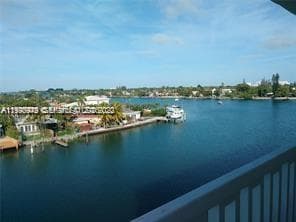 COLONNADE BAY CONDO · #402 in Miami Beach - Photo 7