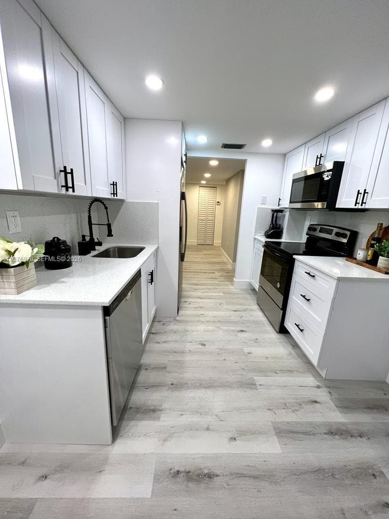 COLONNADE BAY CONDO · #402 in Miami Beach - Photo 14