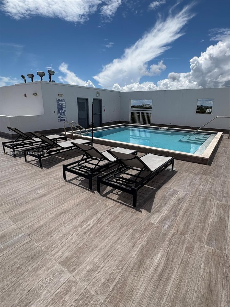 VILLAGGIO IN THE GROVE · #304 in Miami - Photo 14