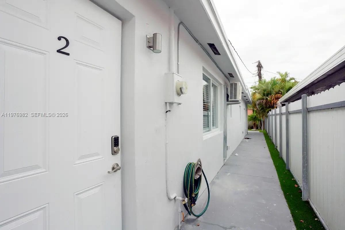 1647 NW 29th Ave photo 10