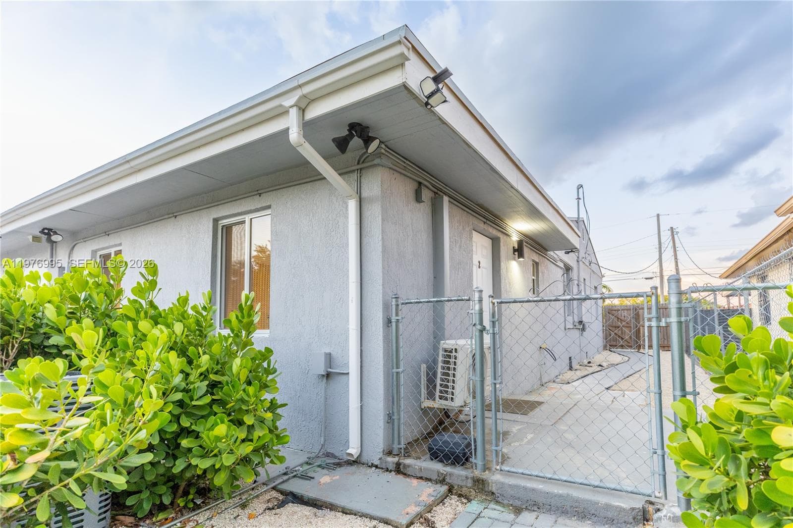 1836 NW 16th Ter photo 18