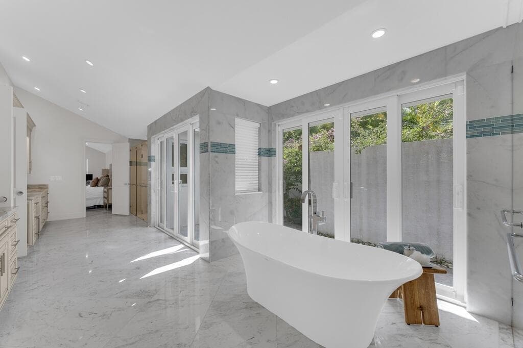 355 bath-primary-1w