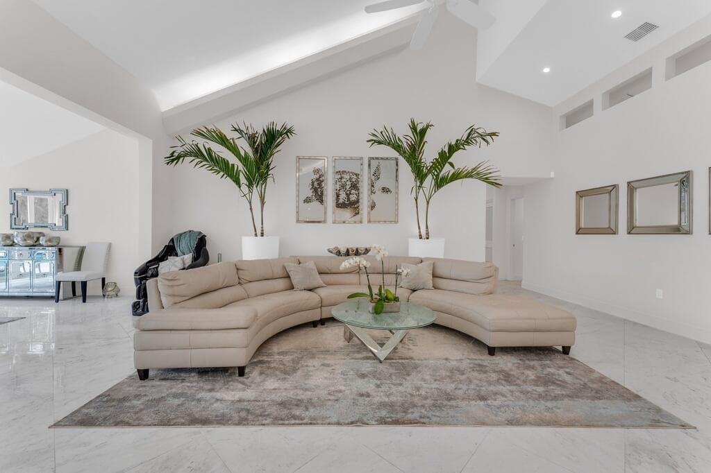 355 living-11w