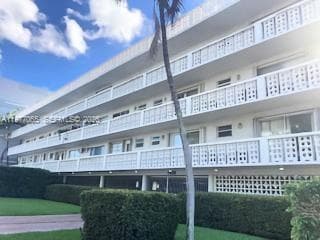 JEFFERSONIAN CONDO · #40 in Miami Beach - Photo 1