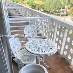 JEFFERSONIAN CONDO · #40 in Miami Beach - Photo 10