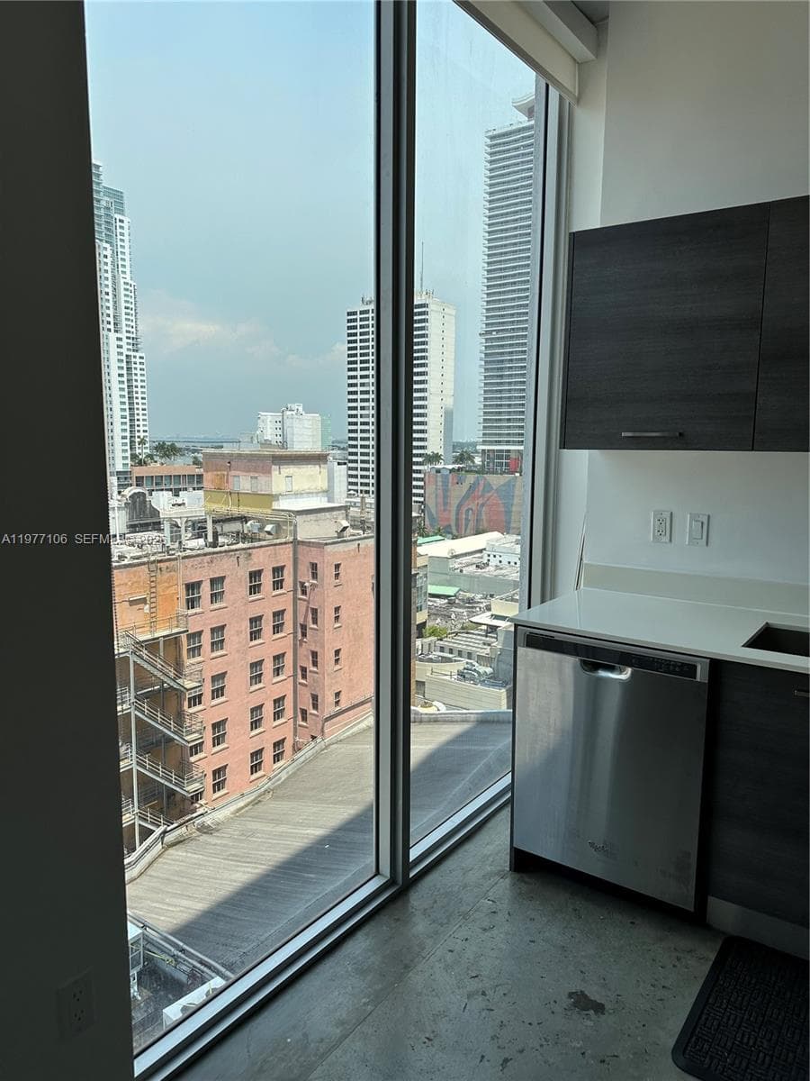 Centro · #1410 in Miami - Photo 2