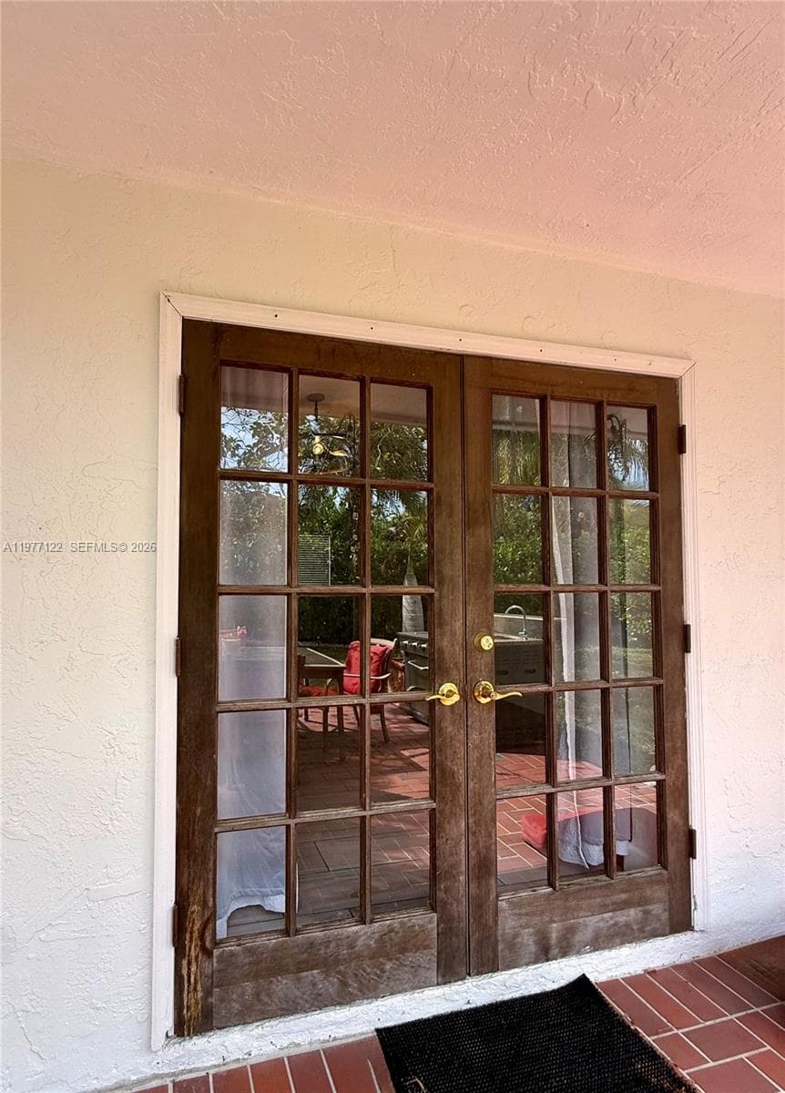 Gorgeous details on wood frame back door