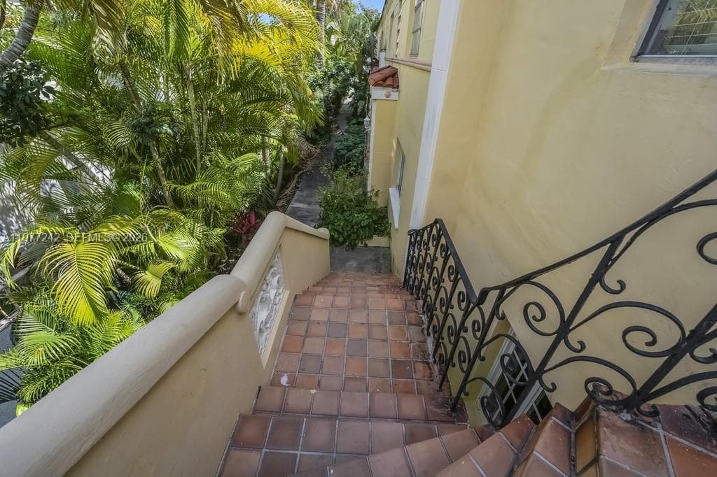 FLAMINGO WAVE CONDO · #8 in Miami Beach - Photo 22