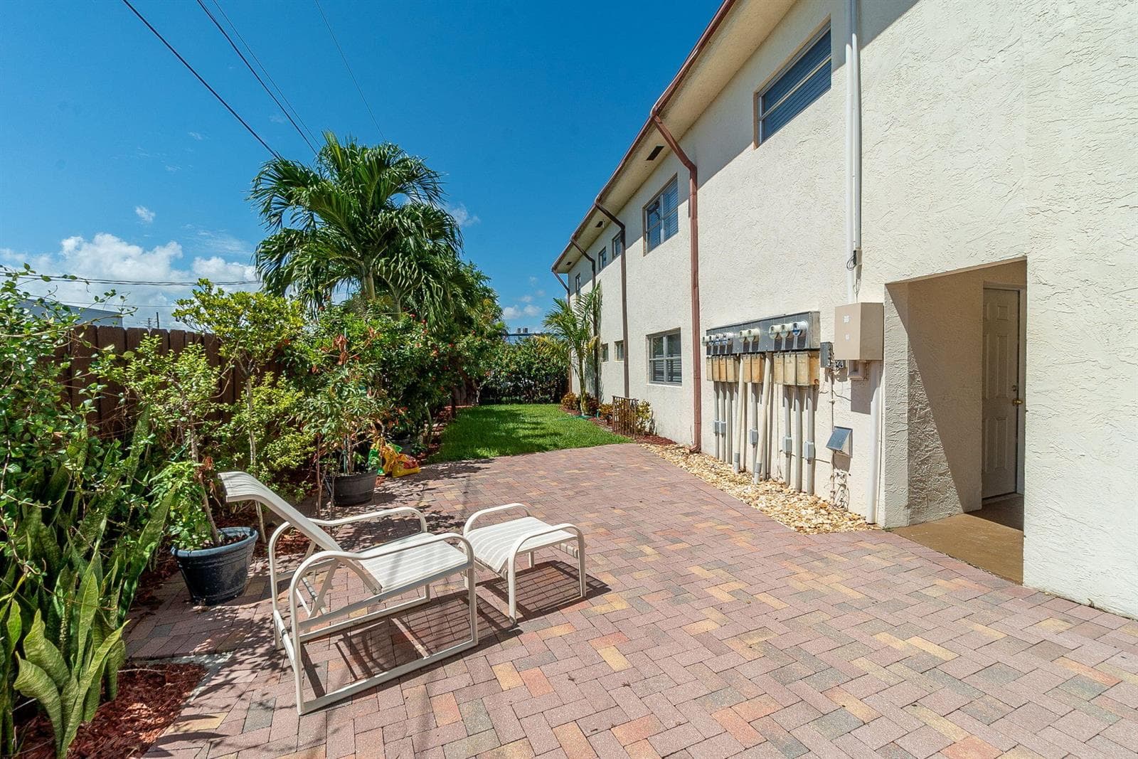 17) SW Community Patio III