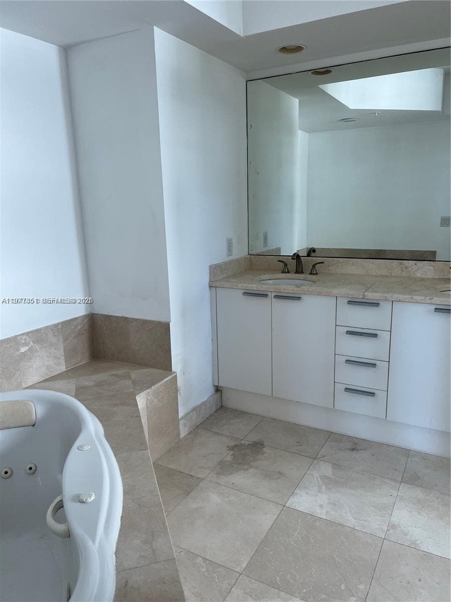 THE OAKS I CONDO · #1901 in North Miami - Photo 13