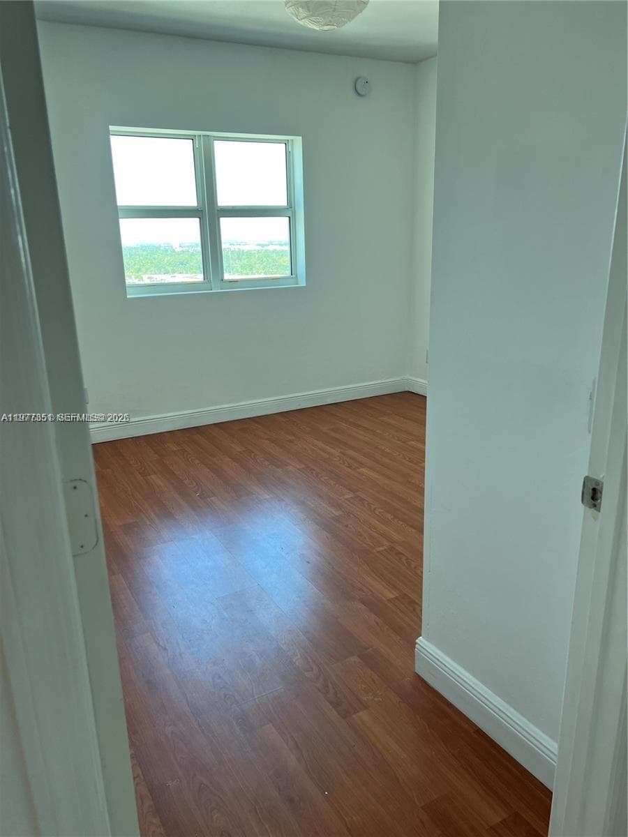 THE OAKS I CONDO · #1901 in North Miami - Photo 4