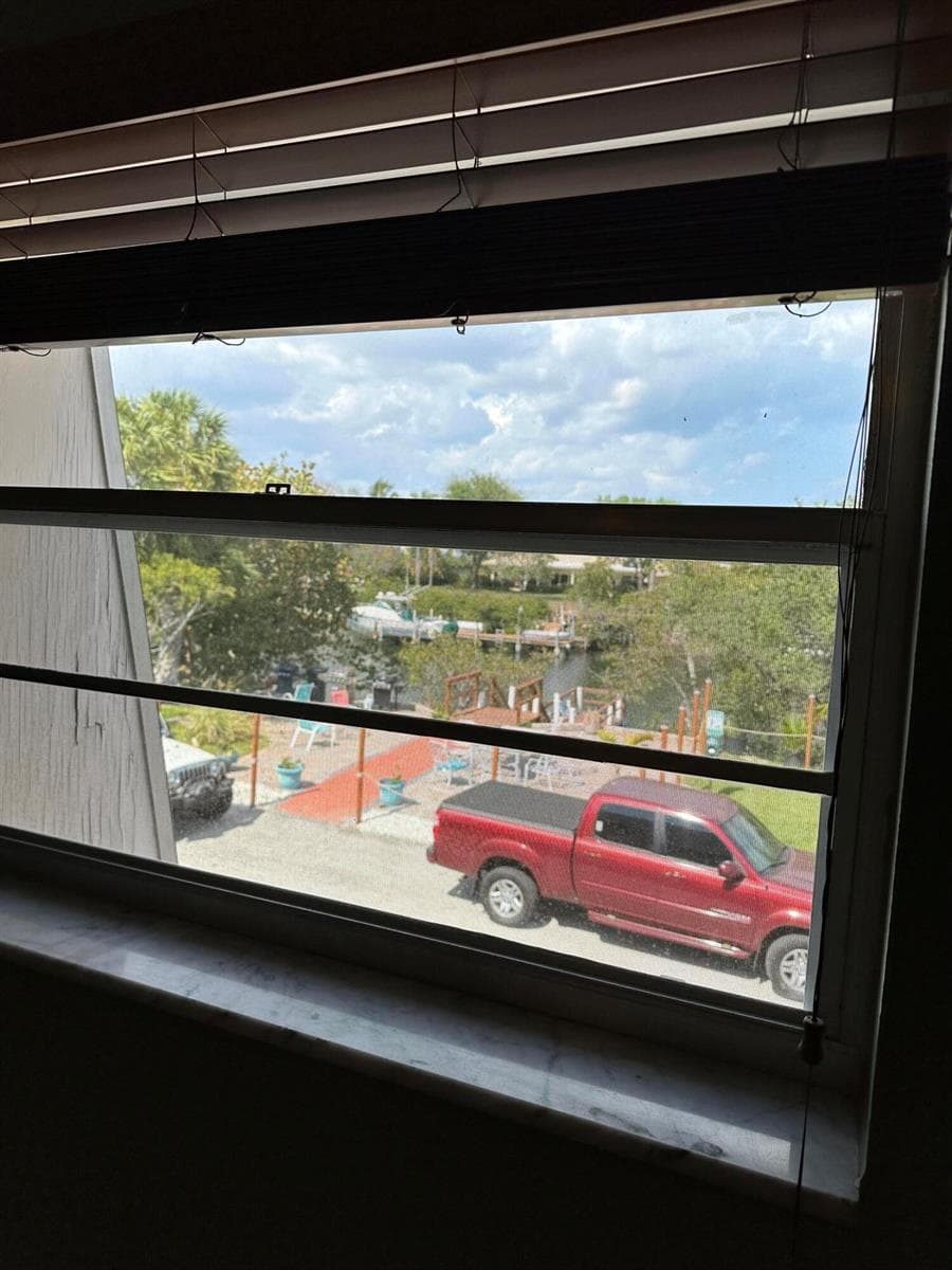 15) Second Bed Window