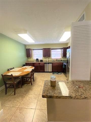 6) Kitchen I