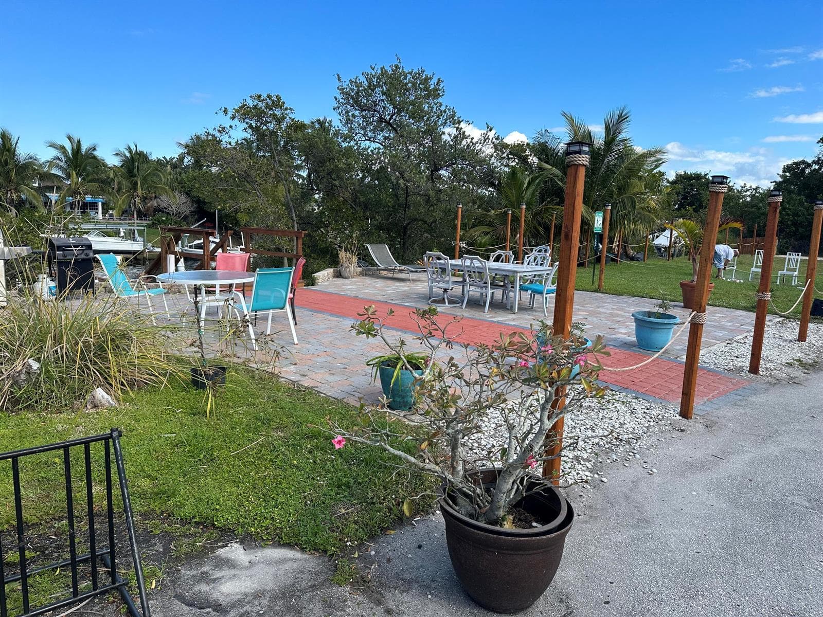19) HB Community Patio I