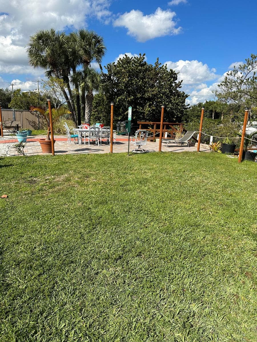 19 - Community yard