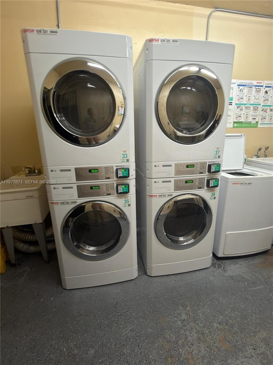 Capri Gardens · #B207 in North Miami - Photo 17
