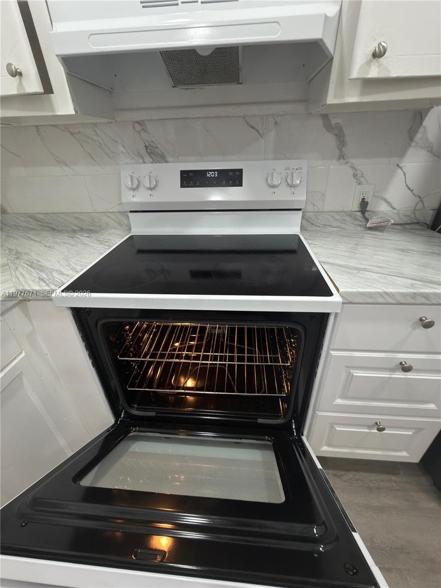 Capri Gardens · #B207 in North Miami - Photo 3