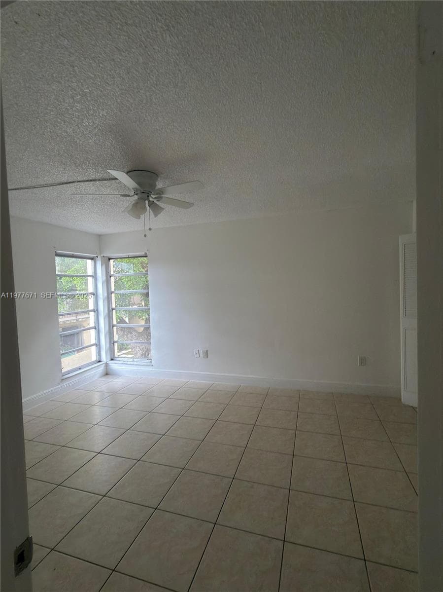 Capri Gardens · #B207 in North Miami - Photo 11