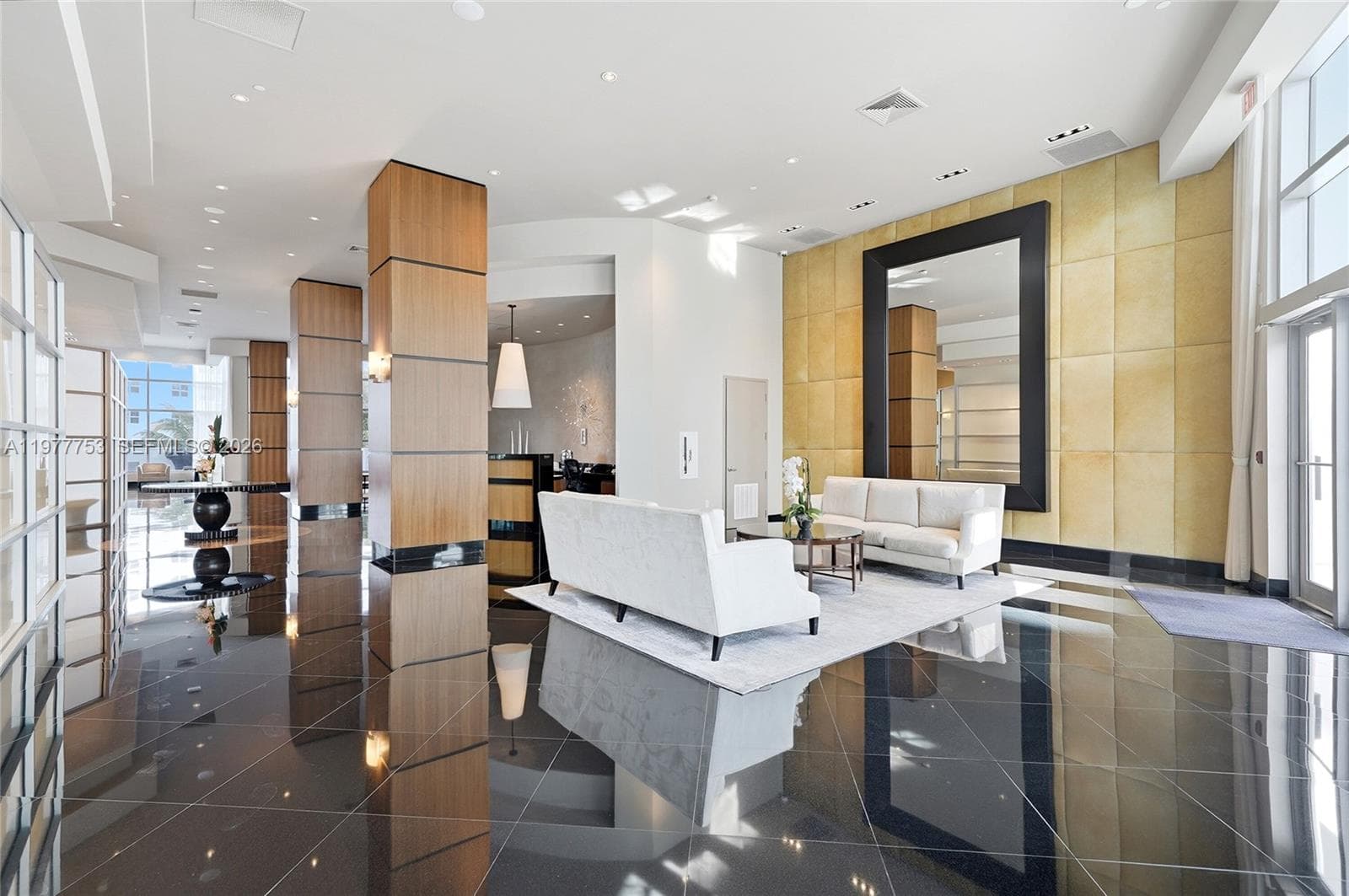 OCEAN PALMS CONDO · #2807 in Hollywood - Photo 7