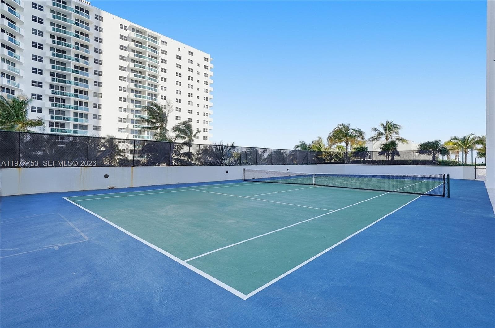 OCEAN PALMS CONDO · #2807 in Hollywood - Photo 11