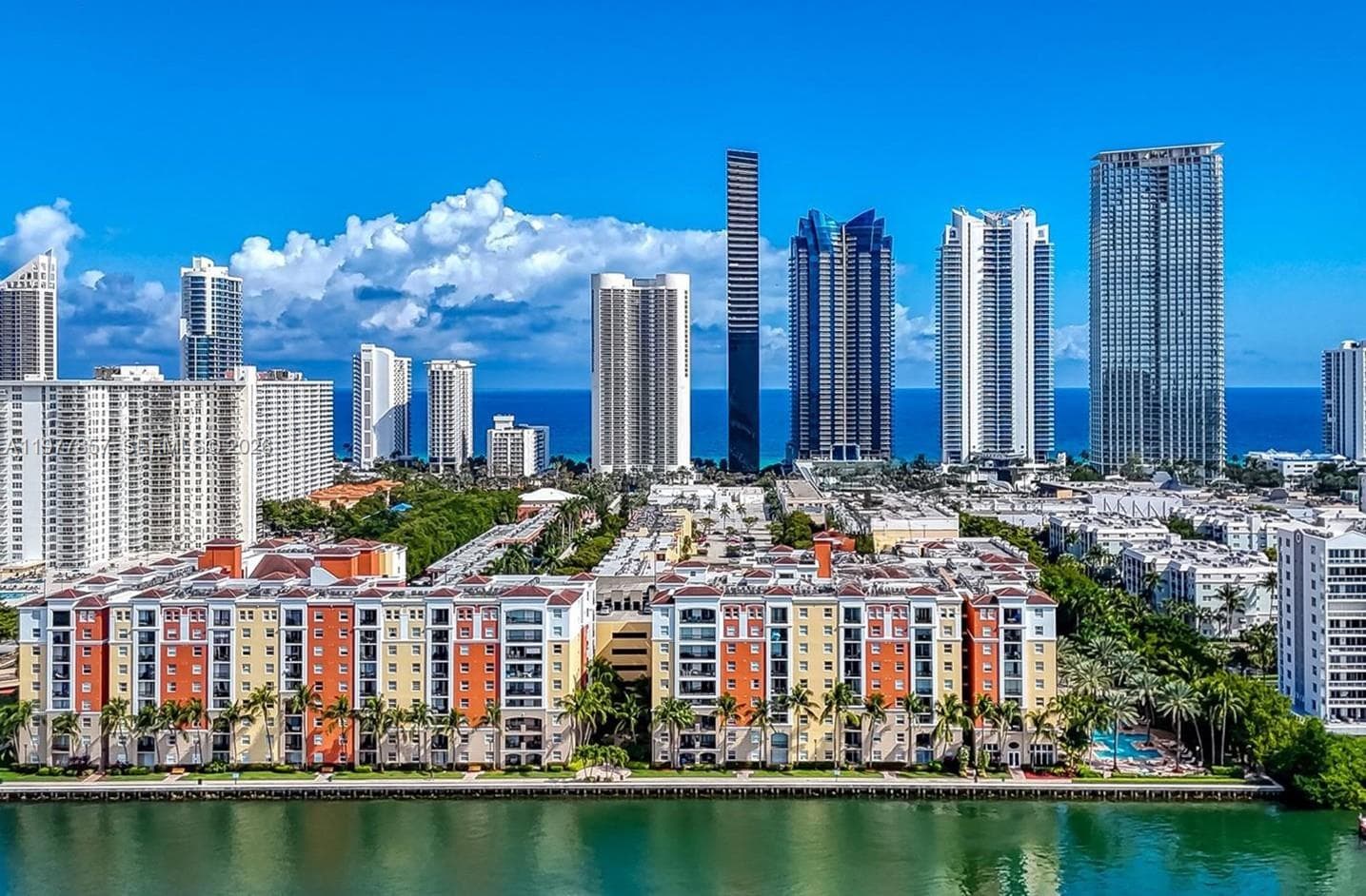 Porto Bellagio · #1810 in Sunny Isles Beach - Photo 2