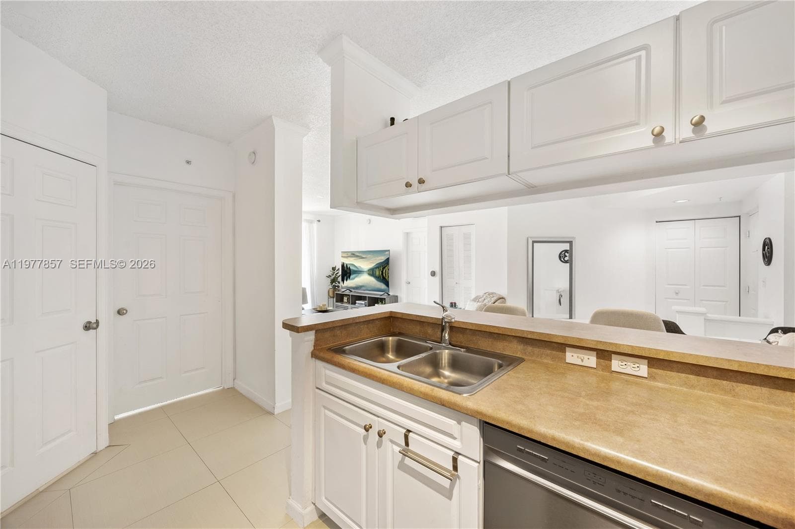 Porto Bellagio · #1810 in Sunny Isles Beach - Photo 13