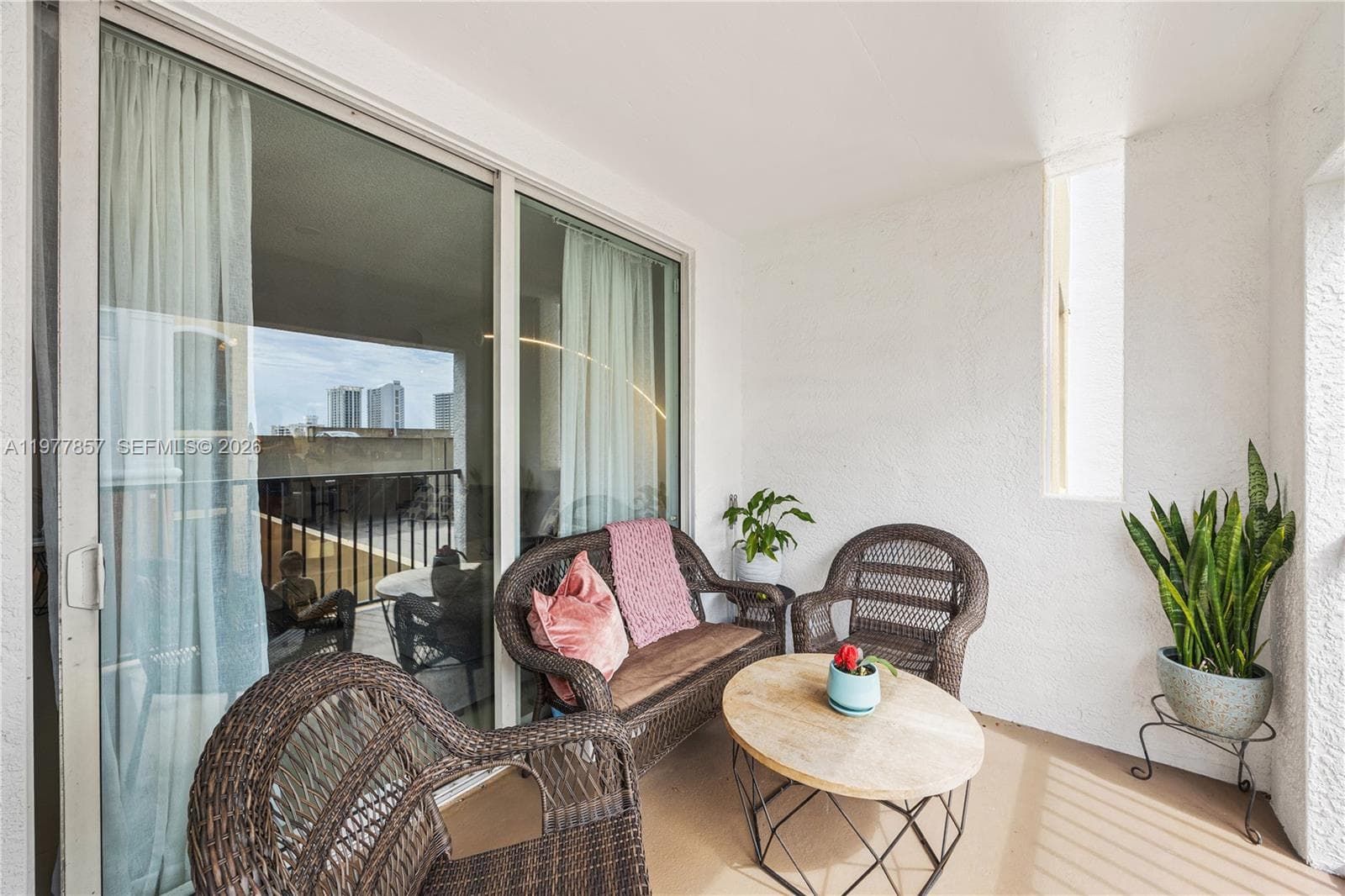 Porto Bellagio · #1810 in Sunny Isles Beach - Photo 16