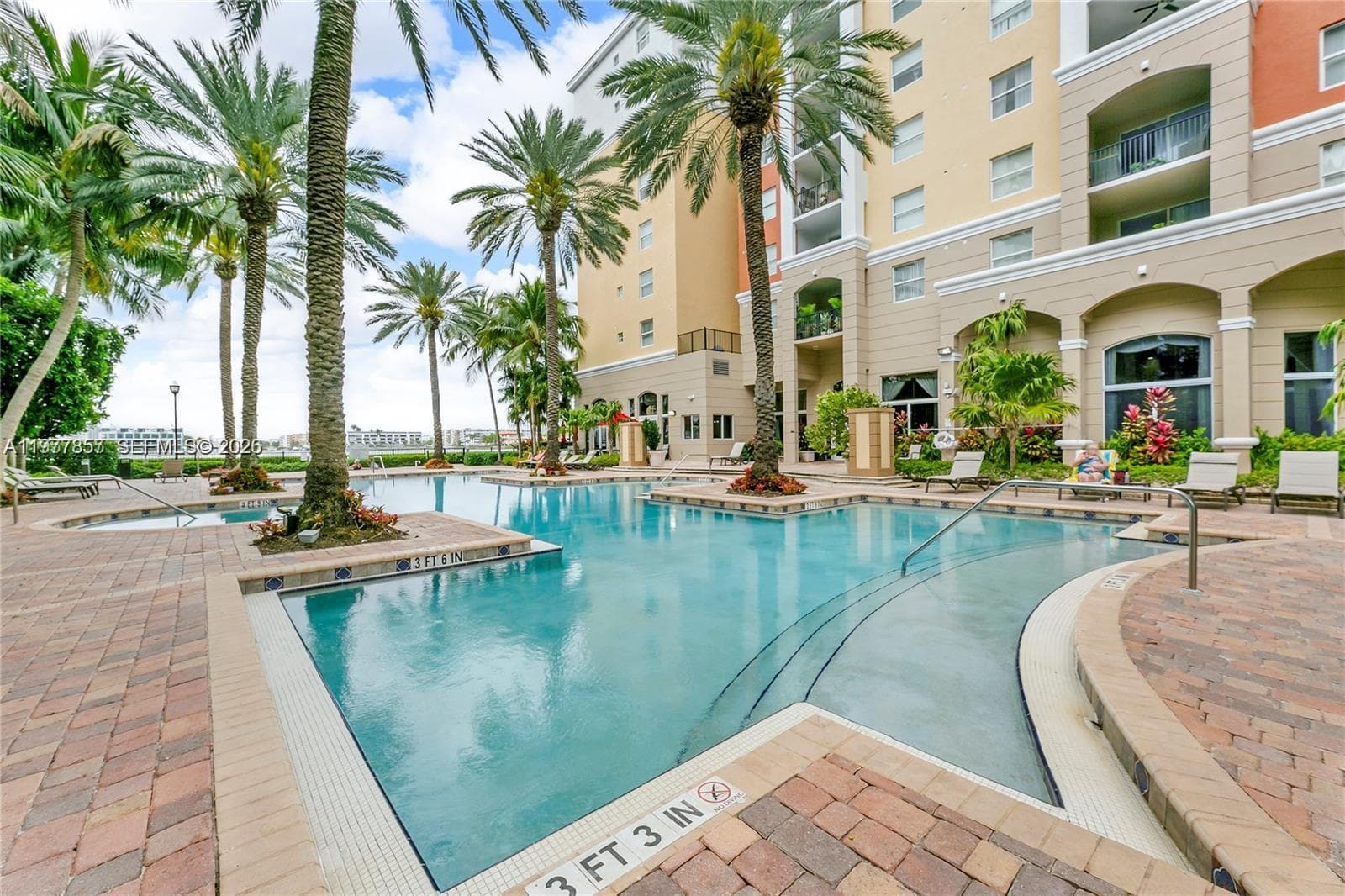 Porto Bellagio · #1810 in Sunny Isles Beach - Photo 1