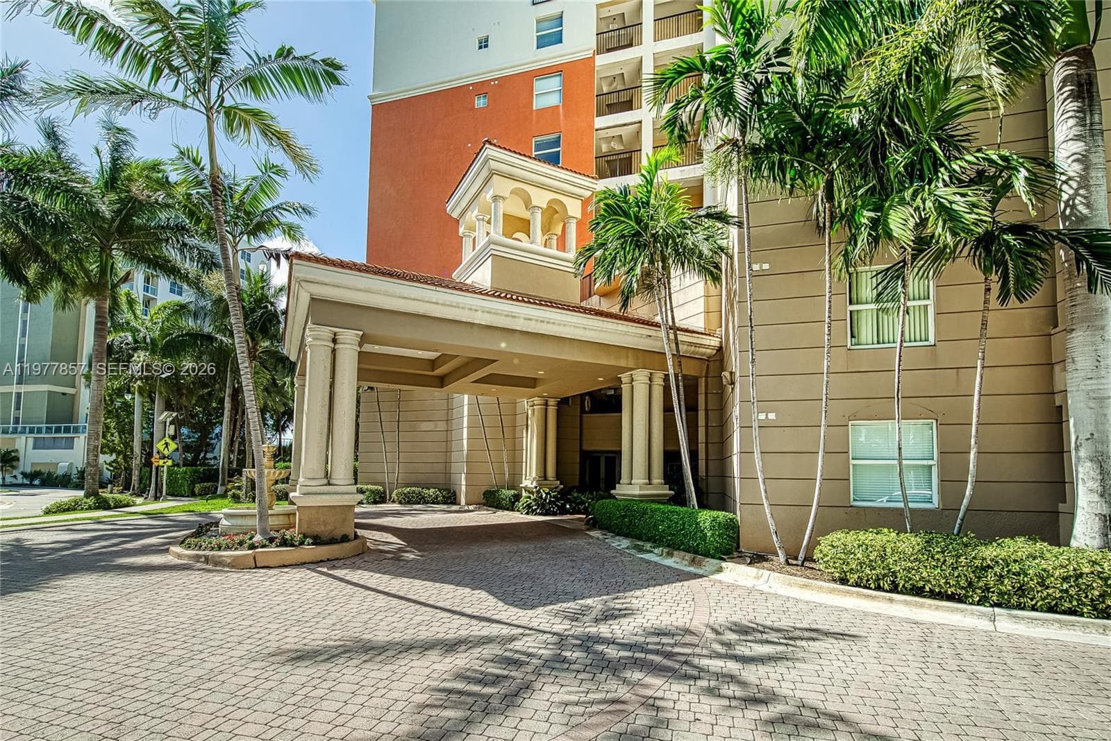 Porto Bellagio · #1810 in Sunny Isles Beach - Photo 35