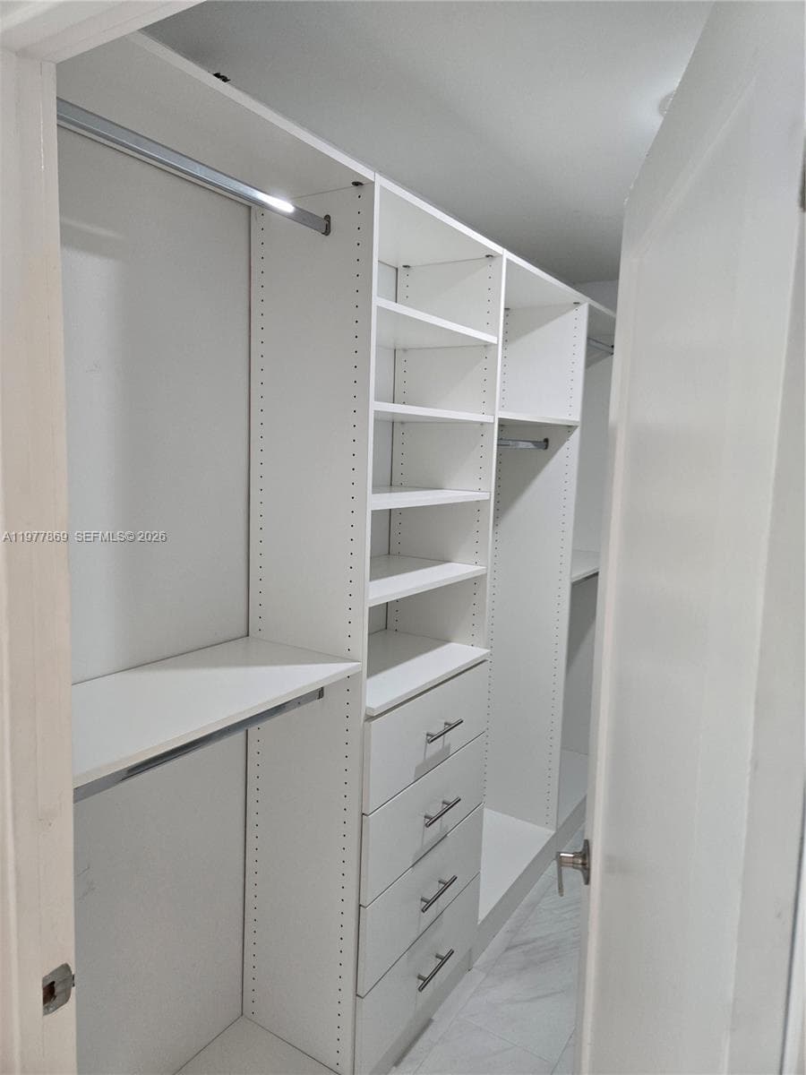 WINSTON TOWERS 700 CONDO · #815 in Sunny Isles Beach - Photo 9