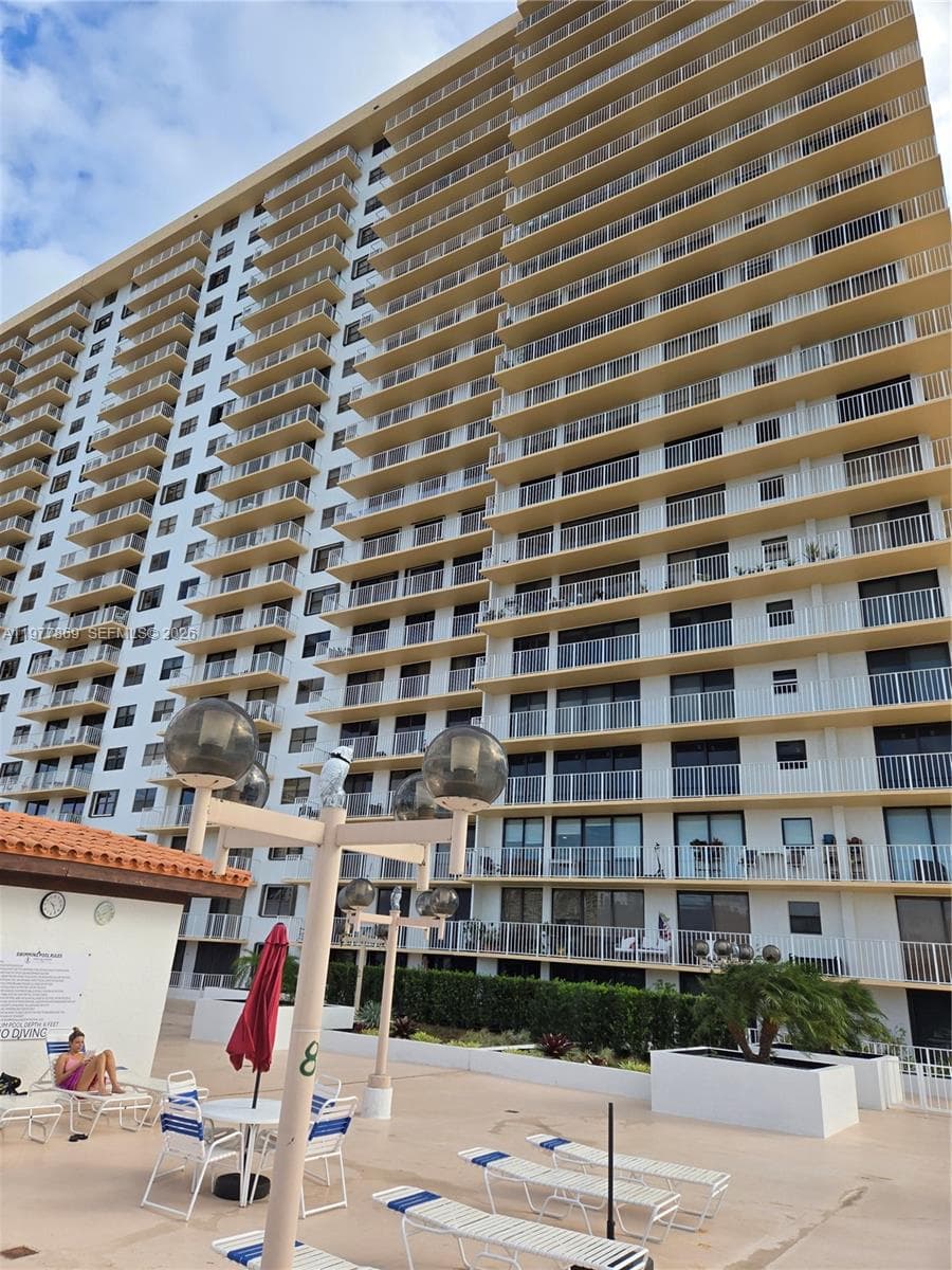 WINSTON TOWERS 700 CONDO · #815 in Sunny Isles Beach - Photo 19