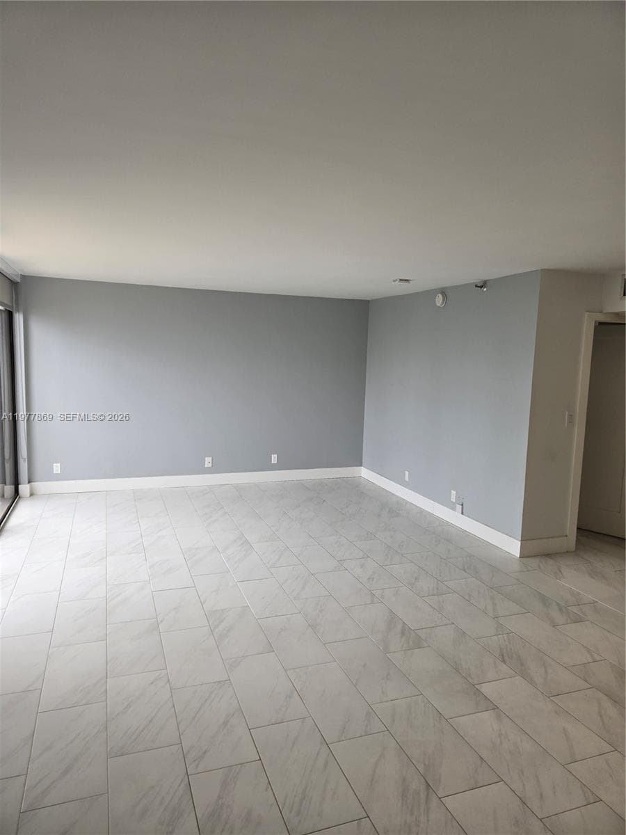 WINSTON TOWERS 700 CONDO · #815 in Sunny Isles Beach - Photo 4