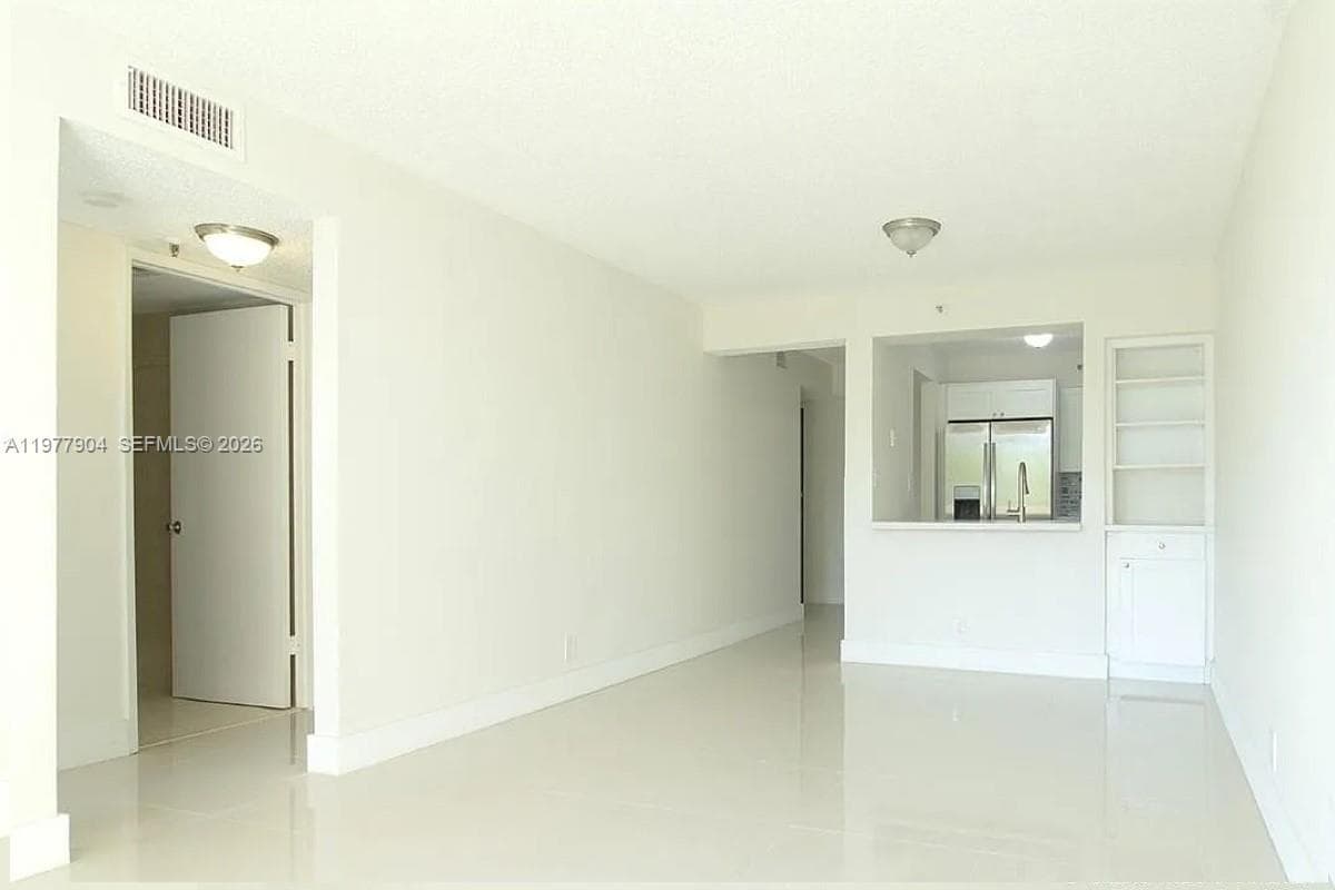 RIOPLAZA CONDOMINIUM SOUT · #404 in Miami - Photo 3